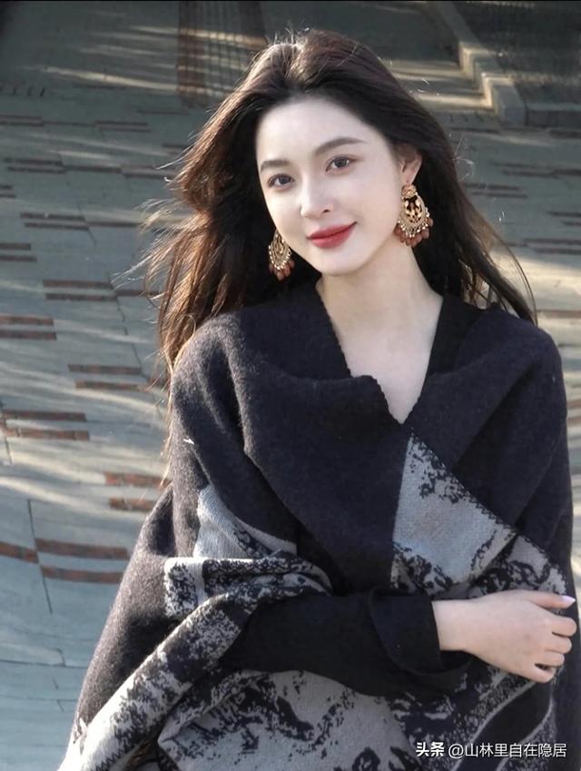 我60岁才明白：异性交往，女人叫你“哥”，是在告诉你这3个意思