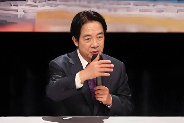 赖清德发出警告，郑丽文一怒掀桌，回应称：我当然会赴大陆交流！