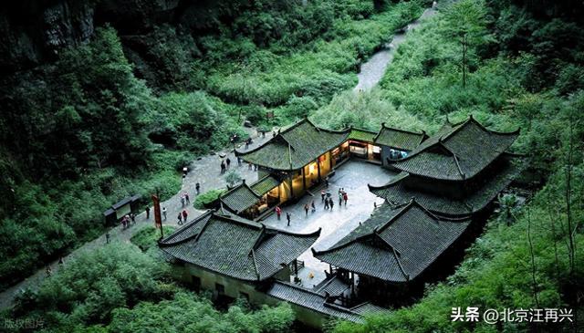 如此风光，拍《满城尽带黄金甲》，难怪张艺谋要选择武隆天生三桥