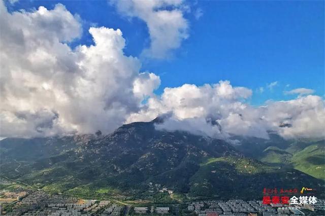 泰山云雾缭绕！雨后泰城美如画！