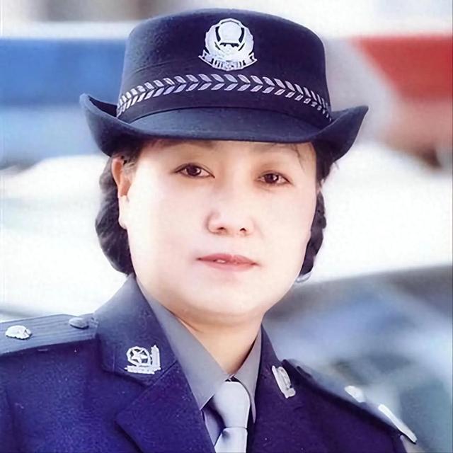 任长霞的儿子，你绝对想不到他现在的样子！