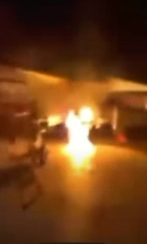 战火烧进俄腹地！乌游击队潜入机场深夜徒手纵火，烧没2架苏-30