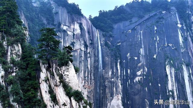 雨落华山飞瀑鸣