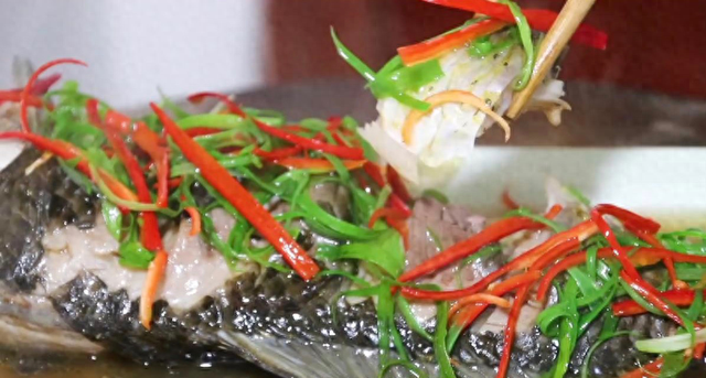 清蒸鱼的做法详细步骤（清蒸鱼切记不要放盐和料酒）