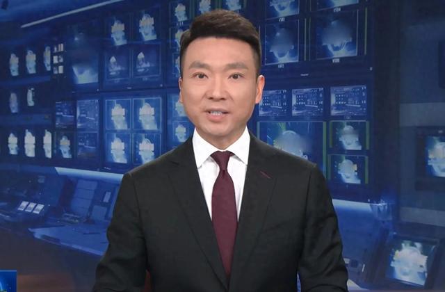 事实证明,54岁“丁克”了半辈子的康辉,早已走上了另一条大道
