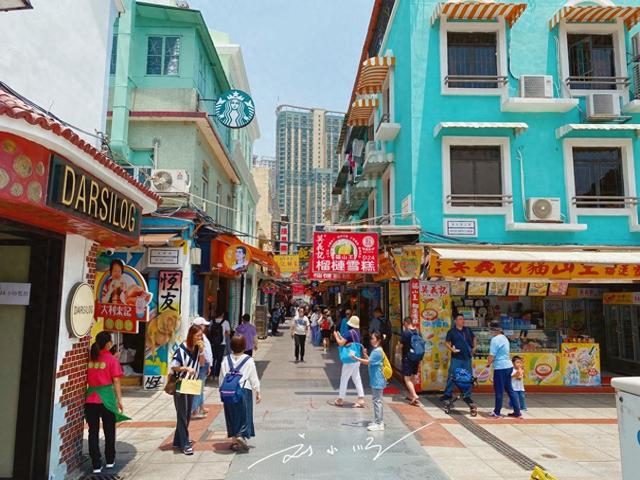 澳门有条“著名”美食街，全长仅121米，游客都来这里买手信？