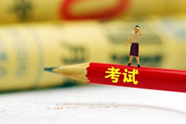 郑州市排名前十名的初中有哪些（郑州市2025年初中学校梯队排名前30名）