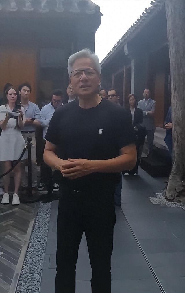 黄仁勋：英伟达是半导体行业“最后入场者”，但“永远不晚”！机会一直都存在，你得保持敏锐