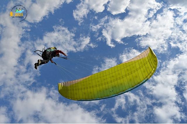 竞逐傣乡 伞舞雨林