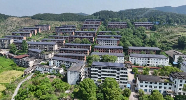 从3万人的“小香港”到十室九空！江西深山被废弃的煤矿小镇