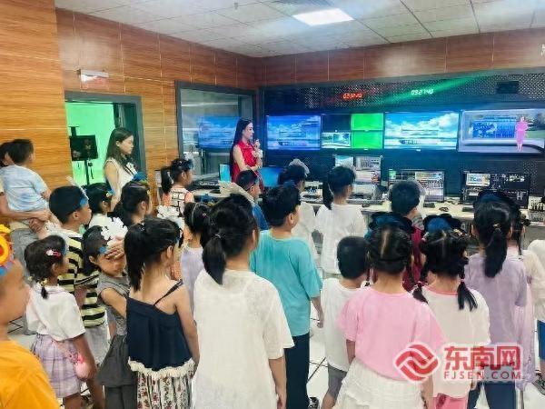 莆田市开展“风云科普·福气万家”巾帼志愿服务活动