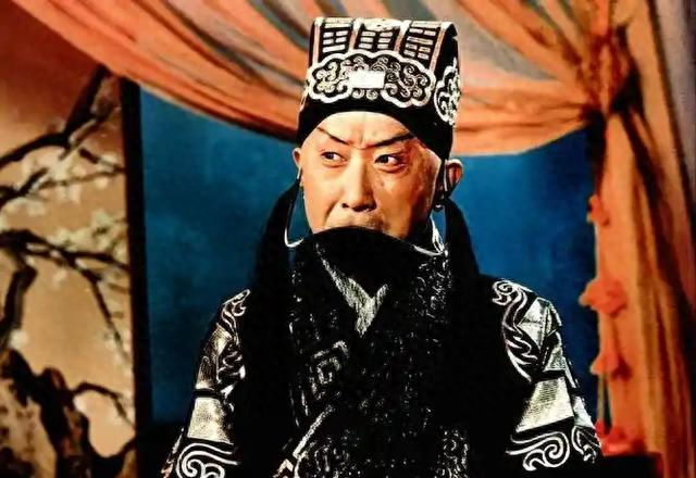 近日京剧界又出趣闻，台上演出《淮河营》，台下观众大打出手