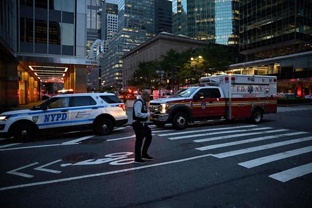 枪击事件再现，特朗普幸运神附身，两士兵中弹身亡