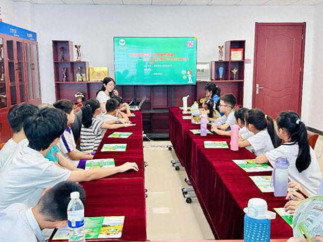 海滨街道爱国社区开展“‘石’在太有趣 戒网向自然”青少年科普活动