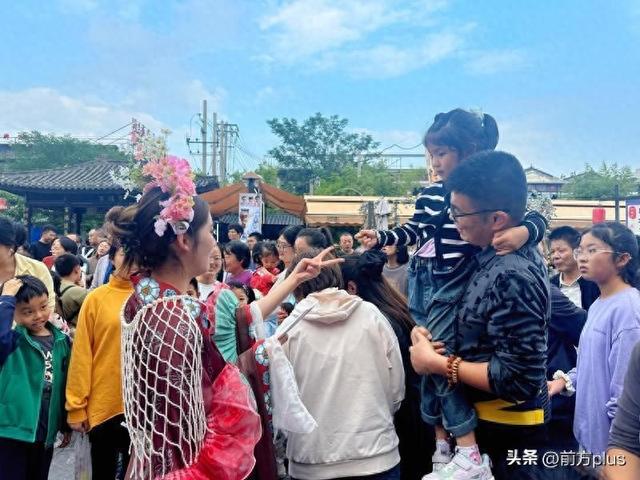 体验上新 西咸新区黄金周成热门打卡地