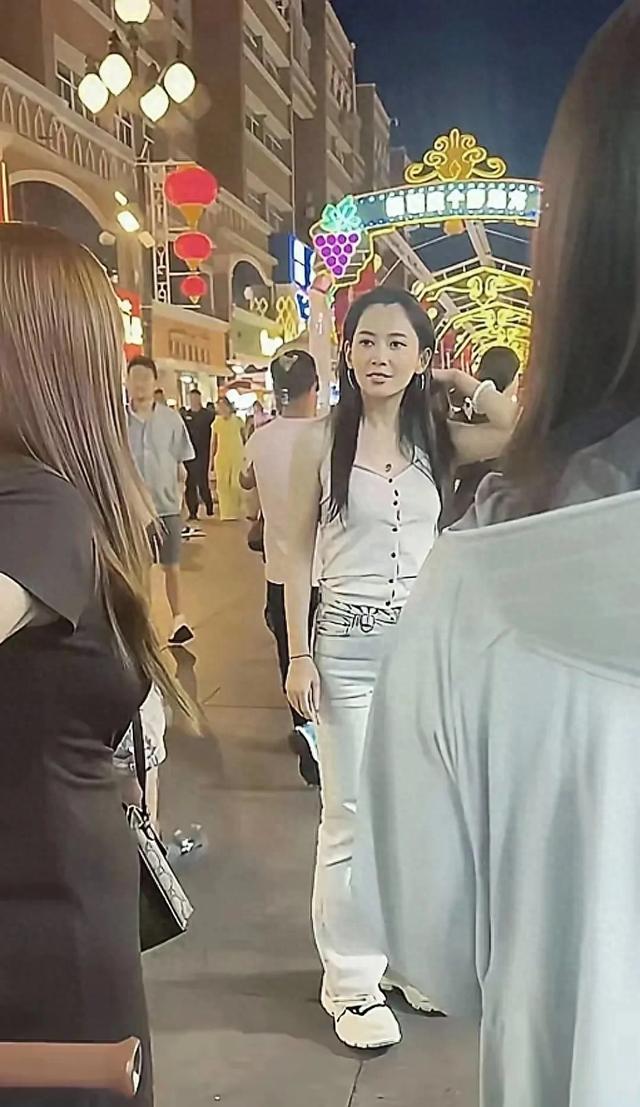 森林北没了滤镜和美容后 感觉和我们普通人一样 不化妆就成森林南了