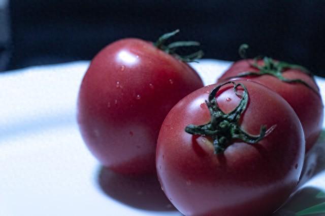 解析：猪肉比西红柿便宜的经济动向