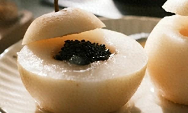 保鲜膜能不能放锅里蒸（水果润肺王锅里一蒸化痰止咳喉咙舒坦）