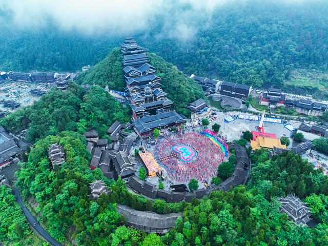 何以重庆 | 彭水：石榴花开乌江畔