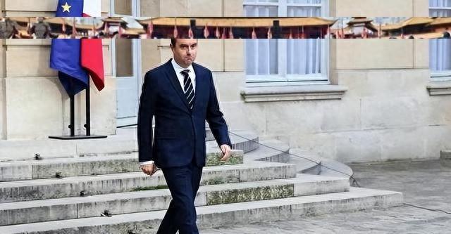 6天后，马克龙要来北京，将一张请帖递给中方，还想尽快办一件事