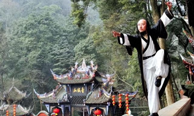 道家不传之秘“面壁蹲墙功”教学：历史渊源、功法详解、注意事项