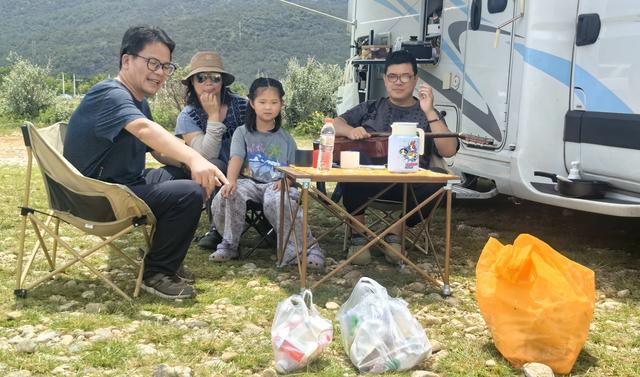 洲长有约：垃圾洲会客厅在丽江举行，“碳中和火炬”照亮雪山未来