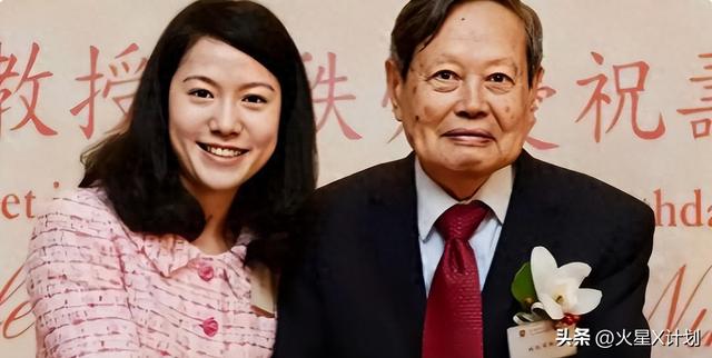事实证明，49岁无儿无女的翁帆，早被杨振宁安排好了退路