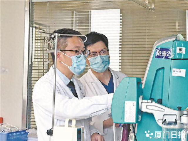 被飞蚂蚁咬了胳膊,怎么办（手被蚂蚁咬一口）