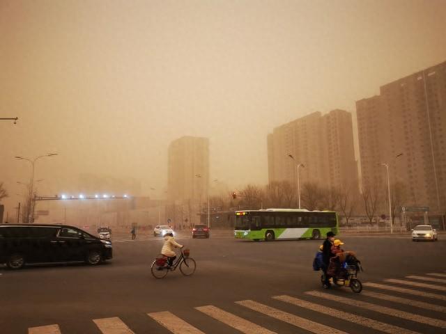 第二十二天 沙漠公路—在塔克拉玛干沙漠边缘行走