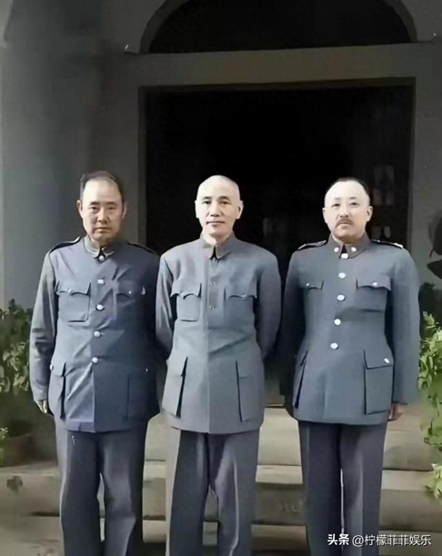 我敢断言，认得出这三位的，历史一定不会差，一般只认识中间的人