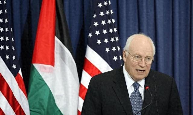 美国最牛副总统去世！特朗普继承他的衣钵却反目，连悼词都懒得念