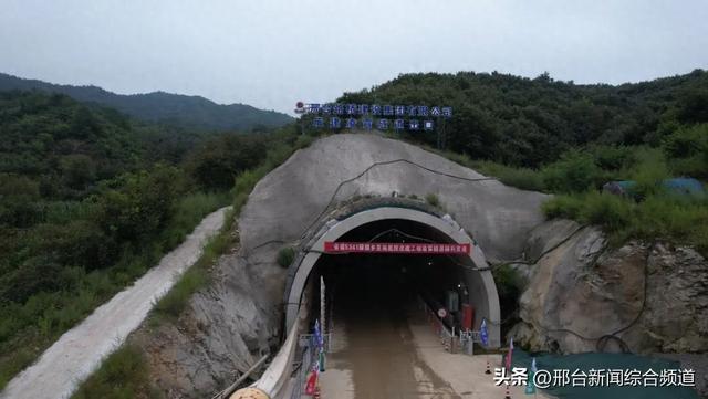 快讯！凌霄隧道顺利贯通