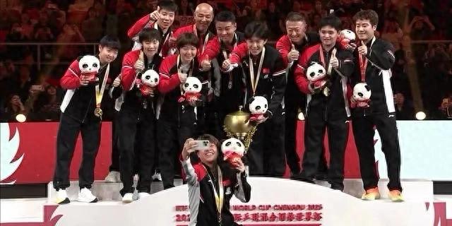 成都的决战之夜，空气中弥漫着紧张与期待。