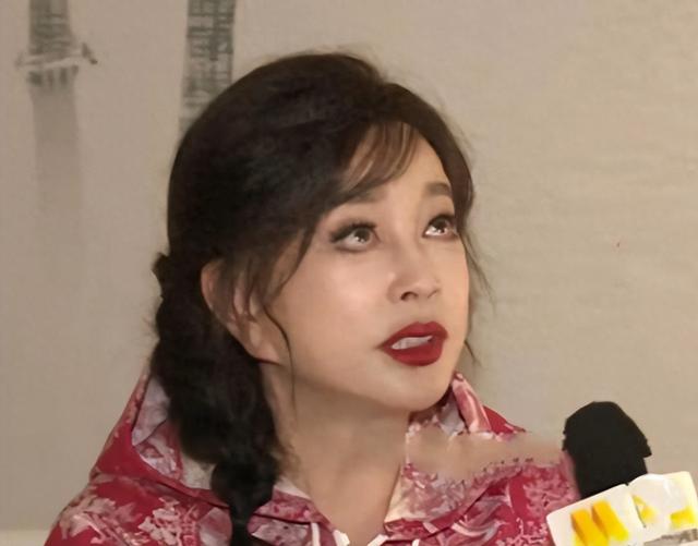 钱再多有什么用？75岁的“风流妖精”刘晓庆，已经走上另一条道路