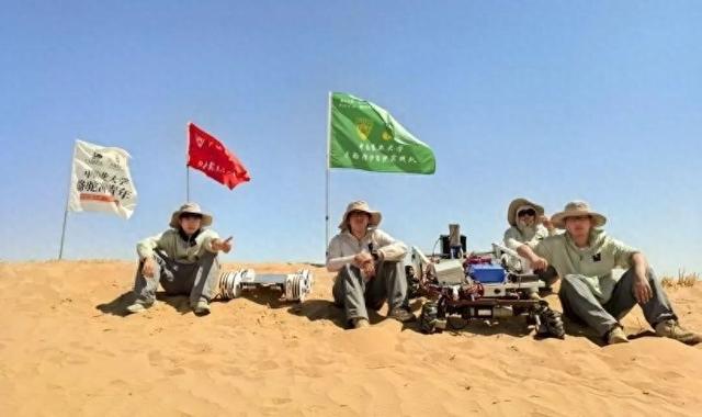 沙漠腹地的科技实践：中国农大学子治沙利器开进民勤