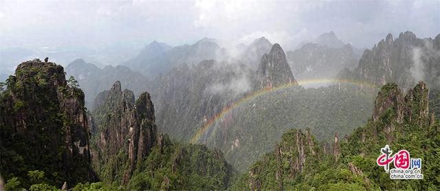 只有一个黄山：当彩虹邂逅黄山，美成这个样