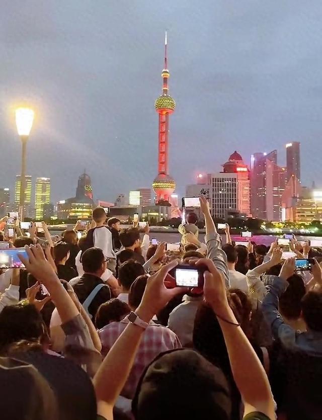 大量日本游客涌入上海，打着旅游幌子不去游玩不吃美食，为啥来？