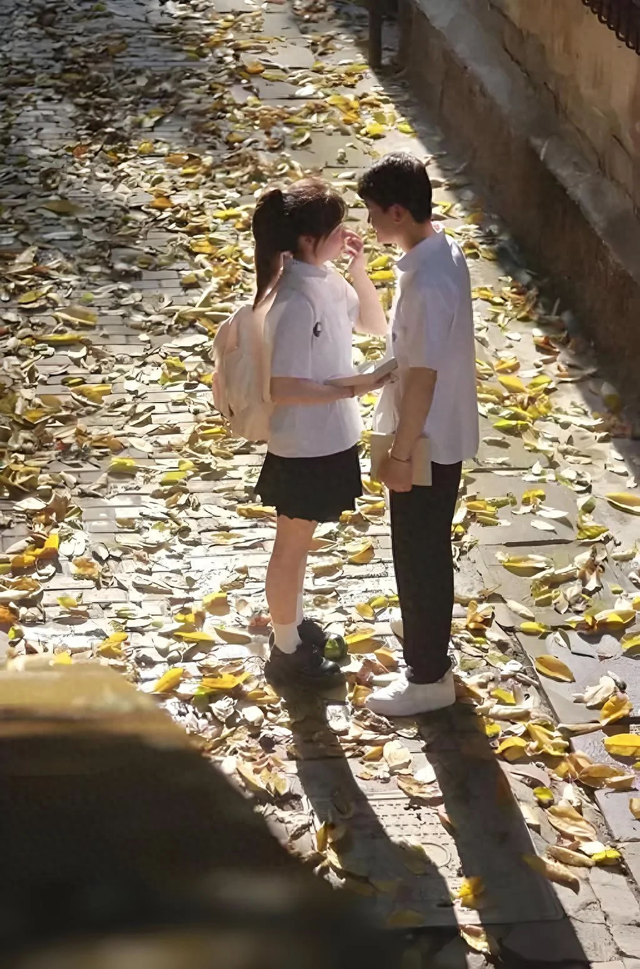 人过五十，你向上看，会发现那些六七十岁的人几乎都没有朋友了