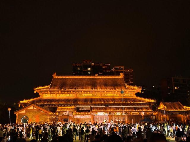 单日入园游客超3万人次！江夏谭鑫培公园焕新开园成文化新地标