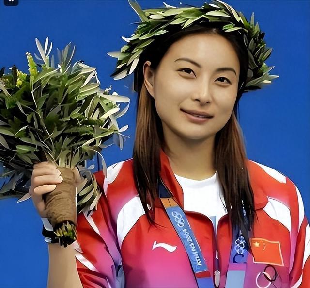 摊牌了！结婚13年，郭晶晶再次迎来喜讯，原来霍震霆当年没说错