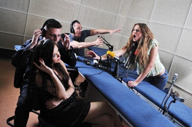 家长争吵对孩子有什么影响（夫妻经常吵架 ）