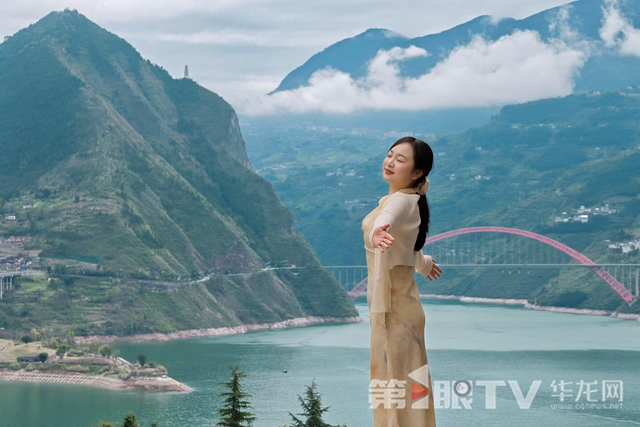 高铁直达享三峡风光 学生可免巫山景区门票