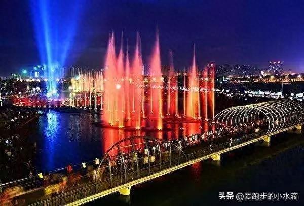 长沙梅溪湖音乐喷泉：水影交织的星城律动