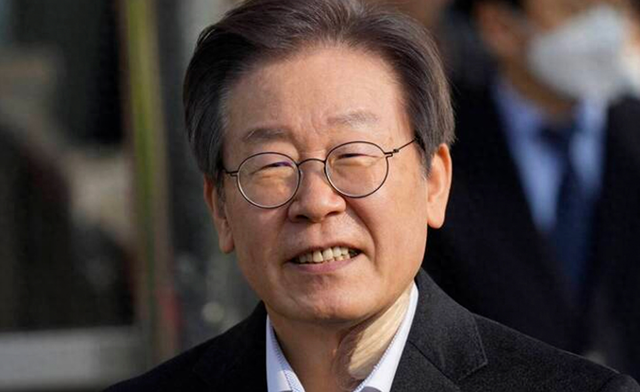 行程结束，李在明登机离美，临走前扛起亲华大旗，果然还得靠中国