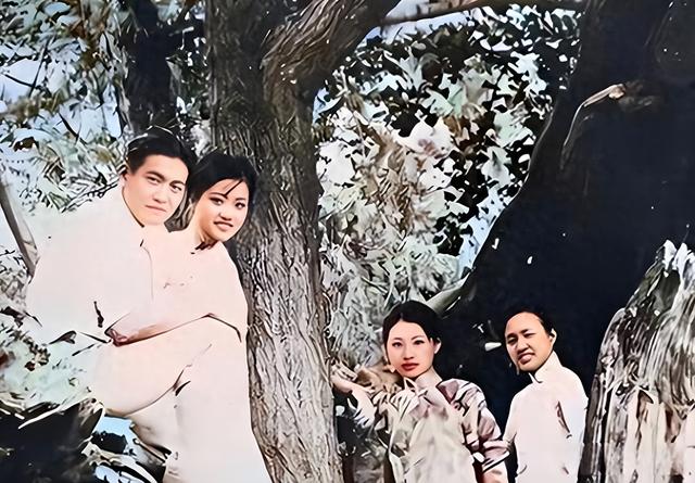 张学良痴迷一生的赵一荻有多美？16岁时在香山留影，美若天仙！