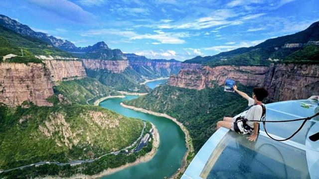 赢得青年游客青睐 河南宝泉旅游区交出文旅“答卷”