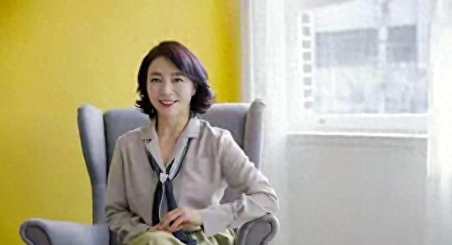 两性关系；不管你信不信，女人过54岁，都有如下7个症状，要接受