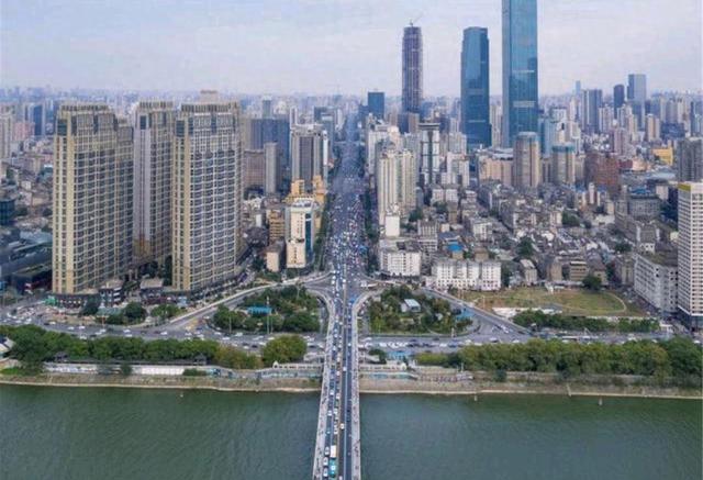 湖南唯一的“特大城市”，面积比衡阳、郴州还小，人口超过1000万