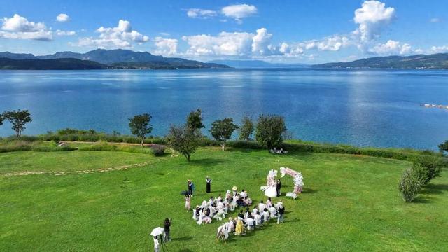 云南省委书记的“旅创”之邀