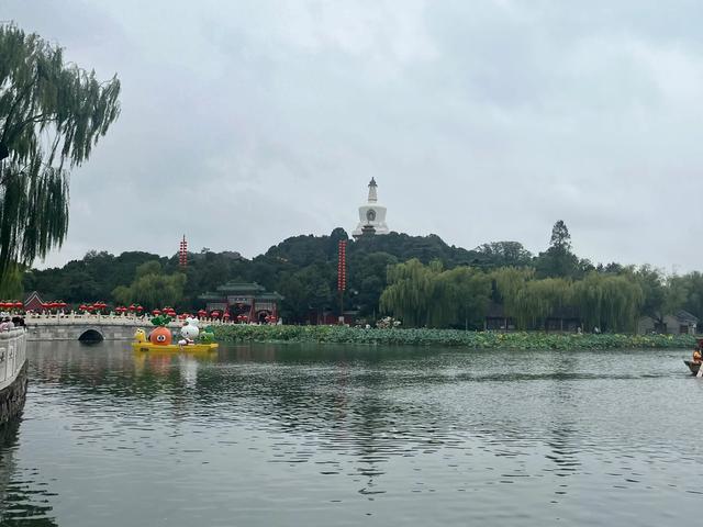 国庆游北京：初见北海：桨声里的歌与塔